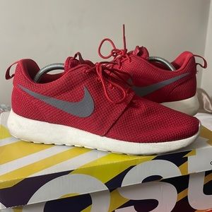 Nike Roshe Run “Sport Red”
